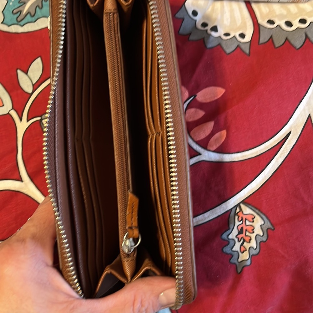 Fossil Rfid Wallet. View 3